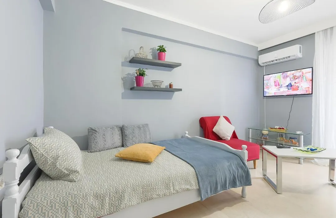 Thanasis Family Apartment-1