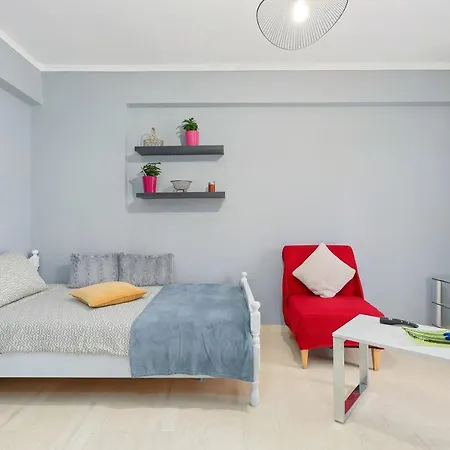 Thanasis Family Apartment-2