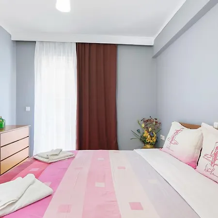 Thanasis Family Apartment-3